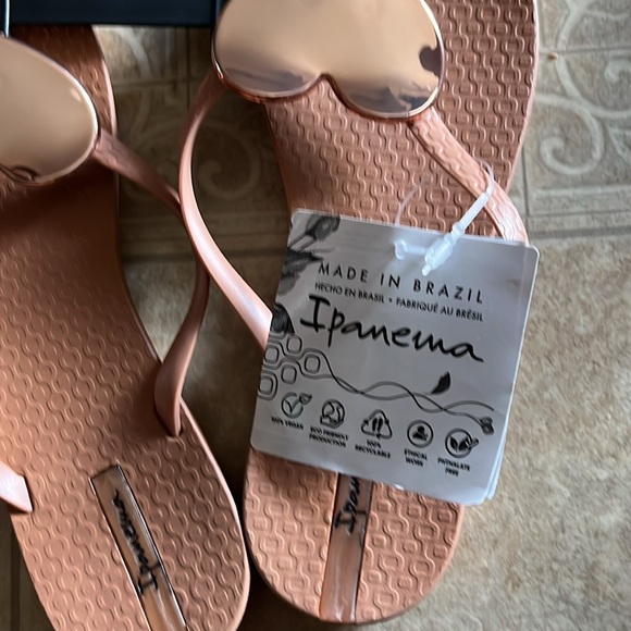 Ipanema heat wave heart flip flops never worn - Picture 4 of 4